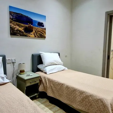 Apartmán Modern 4-bed In Ix-xaghra Valley View Pool