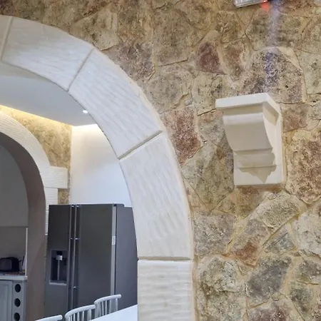 Modern 4-bed In Ix-xaghra Valley View Pool Apartmán *