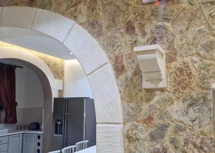 Modern 4-bed In Ix-xaghra Valley View Pool 公寓 *