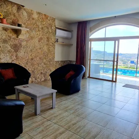 Modern 4-bed In Ix-xaghra Valley View Pool