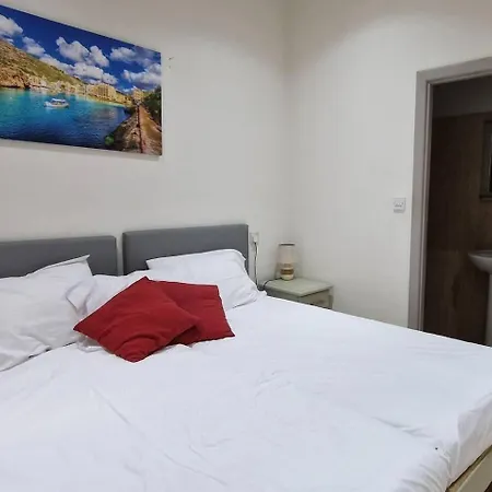 Modern 4-bed In Ix-xaghra Valley View Pool Apartament