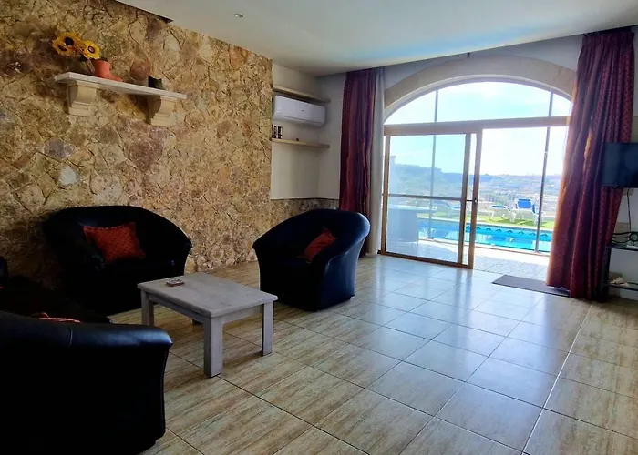 Modern 4-bed In Ix-xaghra Valley View Pool