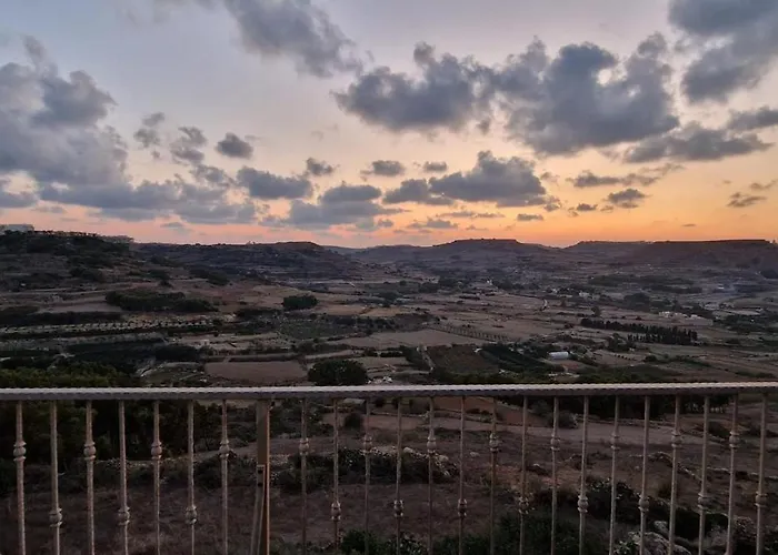 Modern 4-bed In Ix-xaghra Valley View Pool Apartament Xagħra